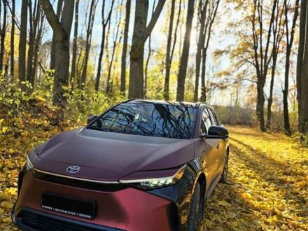 Серый Тойота bZ4X, объемом двигателя 0 л и пробегом 33 тыс. км за 26000 $, фото 1 на Automoto.ua