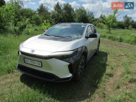 Тойота bZ4X 2023 в Харькове на Automoto.ua Серый Тойота bZ4X, объемом двигателя 0 л и пробегом 28 тыс. км за 23999 $, фото 1 на Automoto.ua