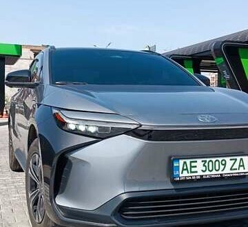 Тойота bZ4X 2023 в Днепре (Днепропетровске) на Automoto.ua Серый Тойота bZ4X, объемом двигателя 0 л и пробегом 65 тыс. км за 22900 $, фото 1 на Automoto.ua