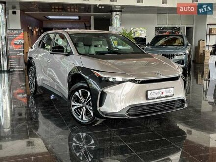 Тойота bZ4X 2024 у Дніпро (Дніпропетровську) на Automoto.ua Сірий Тойота bZ4X, об'ємом двигуна 0 л та пробігом 1 тис. км за 27400 $, фото 1 на Automoto.ua