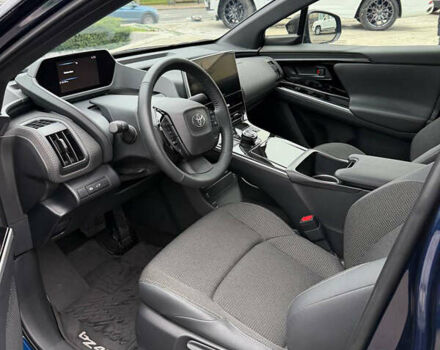 Синий Тойота bZ4X, объемом двигателя 0 л и пробегом 22 тыс. км за 30999 $, фото 6 на Automoto.ua