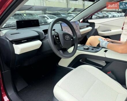 Тойота bZ5 2025 у Києві на Automoto.ua Червоний Тойота bZ5, об'ємом двигуна 0 л та пробігом 1 тис. км за 29999 $, фото 2 на Automoto.ua