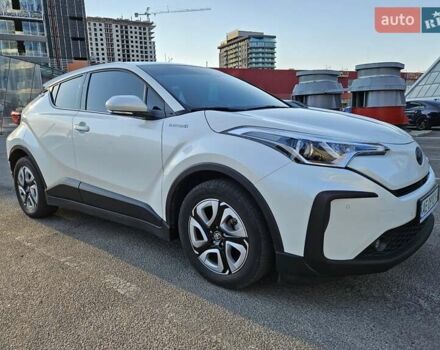 Белый Тойота C-HR EV, объемом двигателя 0 л и пробегом 62 тыс. км за 18800 $, фото 7 на Automoto.ua
