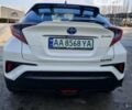Белый Тойота C-HR EV, объемом двигателя 0 л и пробегом 107 тыс. км за 18000 $, фото 4 на Automoto.ua