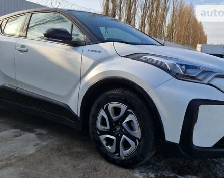 Белый Тойота C-HR EV, объемом двигателя 0 л и пробегом 107 тыс. км за 18000 $, фото 7 на Automoto.ua