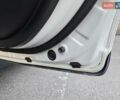 Белый Тойота C-HR EV, объемом двигателя 0 л и пробегом 62 тыс. км за 18800 $, фото 27 на Automoto.ua