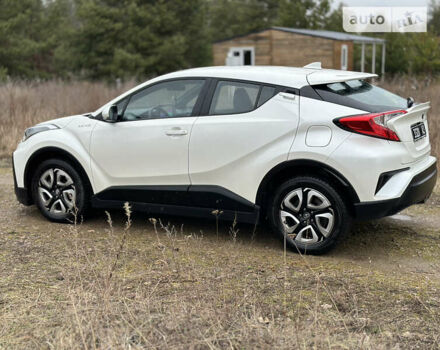 Белый Тойота C-HR EV, объемом двигателя 0 л и пробегом 25 тыс. км за 18990 $, фото 18 на Automoto.ua