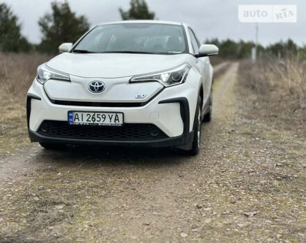 Белый Тойота C-HR EV, объемом двигателя 0 л и пробегом 25 тыс. км за 18990 $, фото 1 на Automoto.ua