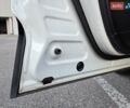 Белый Тойота C-HR EV, объемом двигателя 0 л и пробегом 62 тыс. км за 18800 $, фото 15 на Automoto.ua