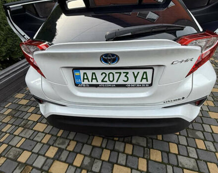 Белый Тойота C-HR EV, объемом двигателя 0 л и пробегом 66 тыс. км за 17600 $, фото 9 на Automoto.ua