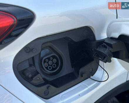Белый Тойота C-HR EV, объемом двигателя 0 л и пробегом 57 тыс. км за 19300 $, фото 13 на Automoto.ua
