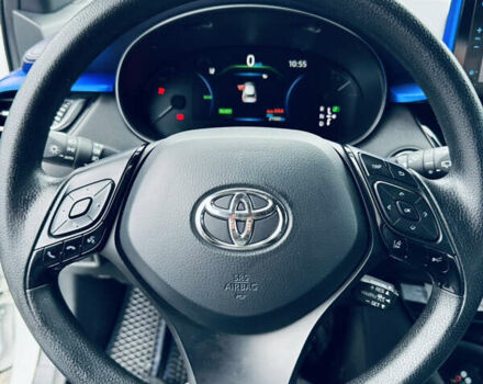 Білий Тойота C-HR EV, об'ємом двигуна 0 л та пробігом 22 тис. км за 17800 $, фото 8 на Automoto.ua