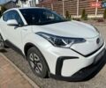 Белый Тойота C-HR EV, объемом двигателя 0 л и пробегом 64 тыс. км за 18000 $, фото 1 на Automoto.ua