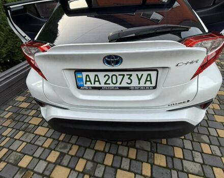 Білий Тойота C-HR EV, об'ємом двигуна 0 л та пробігом 62 тис. км за 18000 $, фото 2 на Automoto.ua