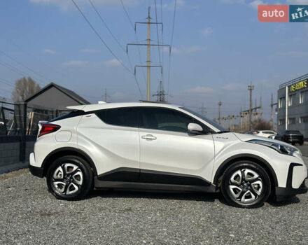 Белый Тойота C-HR EV, объемом двигателя 0 л и пробегом 57 тыс. км за 19300 $, фото 17 на Automoto.ua