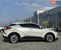 Белый Тойота C-HR EV, объемом двигателя 0 л и пробегом 57 тыс. км за 19300 $, фото 16 на Automoto.ua