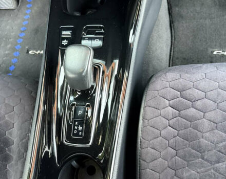 Білий Тойота C-HR EV, об'ємом двигуна 0 л та пробігом 62 тис. км за 18000 $, фото 7 на Automoto.ua