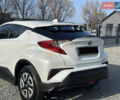 Белый Тойота C-HR EV, объемом двигателя 0 л и пробегом 57 тыс. км за 19300 $, фото 10 на Automoto.ua