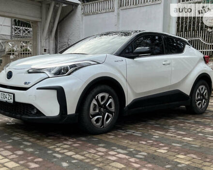 Білий Тойота C-HR EV, об'ємом двигуна 0 л та пробігом 10 тис. км за 27800 $, фото 2 на Automoto.ua