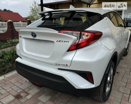 Белый Тойота C-HR EV, объемом двигателя 0 л и пробегом 8 тыс. км за 19900 $, фото 10 на Automoto.ua