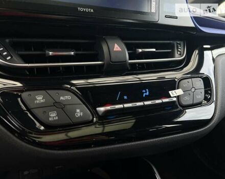 Белый Тойота C-HR EV, объемом двигателя 0 л и пробегом 8 тыс. км за 19900 $, фото 35 на Automoto.ua