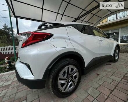 Белый Тойота C-HR EV, объемом двигателя 0 л и пробегом 8 тыс. км за 19900 $, фото 9 на Automoto.ua