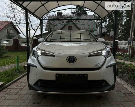 Белый Тойота C-HR EV, объемом двигателя 0 л и пробегом 8 тыс. км за 19900 $, фото 7 на Automoto.ua