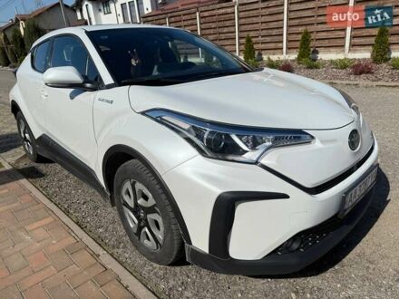 Тойота C-HR EV 2021 в Киеве на Automoto.ua Белый Тойота C-HR EV, объемом двигателя 0 л и пробегом 60 тыс. км за 19000 $, фото 1 на Automoto.ua