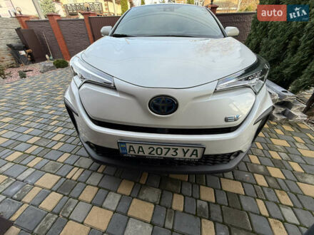 Білий Тойота C-HR EV, об'ємом двигуна 0 л та пробігом 62 тис. км за 18000 $, фото 1 на Automoto.ua