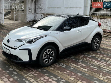 Білий Тойота C-HR EV, об'ємом двигуна 0 л та пробігом 10 тис. км за 27800 $, фото 1 на Automoto.ua