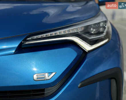 Синій Тойота C-HR EV, об'ємом двигуна 0 л та пробігом 25 тис. км за 17999 $, фото 23 на Automoto.ua