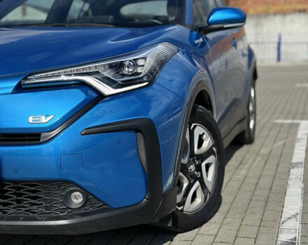 Синий Тойота C-HR EV, объемом двигателя 0 л и пробегом 22 тыс. км за 17999 $, фото 10 на Automoto.ua
