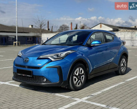 Синий Тойота C-HR EV, объемом двигателя 0 л и пробегом 22 тыс. км за 17999 $, фото 1 на Automoto.ua