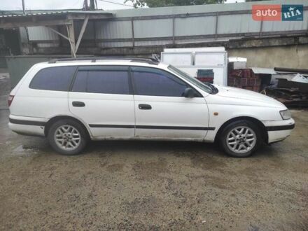 Белый Тойота Carina E, объемом двигателя 2 л и пробегом 460 тыс. км за 2900 $, фото 1 на Automoto.ua