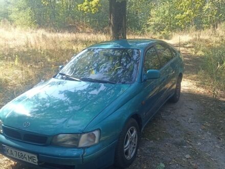 Зеленый Тойота Carina E, объемом двигателя 1.8 л и пробегом 498 тыс. км за 2600 $, фото 1 на Automoto.ua