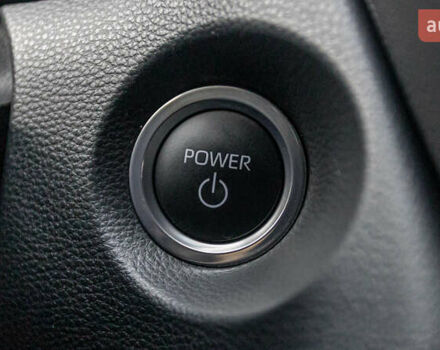 Белый Тойота Corolla Cross, объемом двигателя 2 л и пробегом 31 тыс. км за 35157 $, фото 29 на Automoto.ua