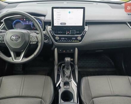 Белый Тойота Corolla Cross, объемом двигателя 1.99 л и пробегом 17 тыс. км за 36686 $, фото 7 на Automoto.ua