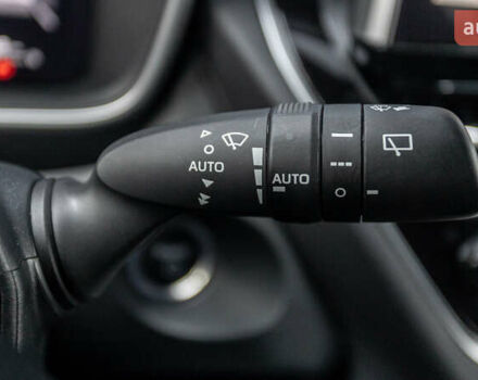 Белый Тойота Corolla Cross, объемом двигателя 2 л и пробегом 31 тыс. км за 35157 $, фото 26 на Automoto.ua