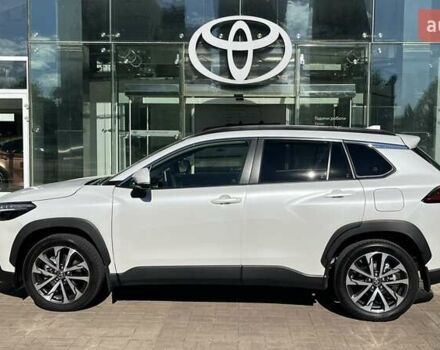 Белый Тойота Corolla Cross, объемом двигателя 2 л и пробегом 17 тыс. км за 36749 $, фото 2 на Automoto.ua