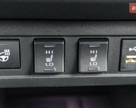 Белый Тойота Corolla Cross, объемом двигателя 2 л и пробегом 31 тыс. км за 35157 $, фото 30 на Automoto.ua