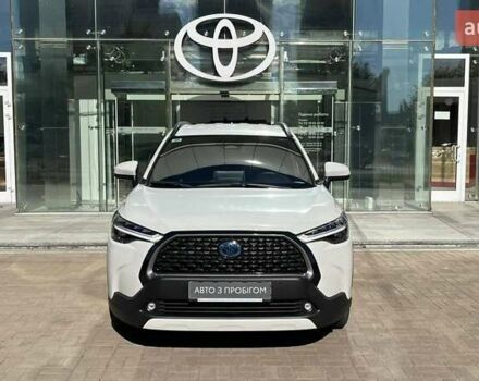 Белый Тойота Corolla Cross, объемом двигателя 2 л и пробегом 17 тыс. км за 36749 $, фото 4 на Automoto.ua