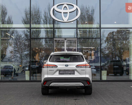 Белый Тойота Corolla Cross, объемом двигателя 2 л и пробегом 31 тыс. км за 35157 $, фото 3 на Automoto.ua