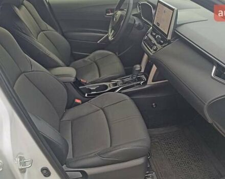 Белый Тойота Corolla Cross, объемом двигателя 1.99 л и пробегом 17 тыс. км за 36686 $, фото 5 на Automoto.ua