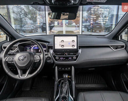 Белый Тойота Corolla Cross, объемом двигателя 2 л и пробегом 31 тыс. км за 35157 $, фото 7 на Automoto.ua