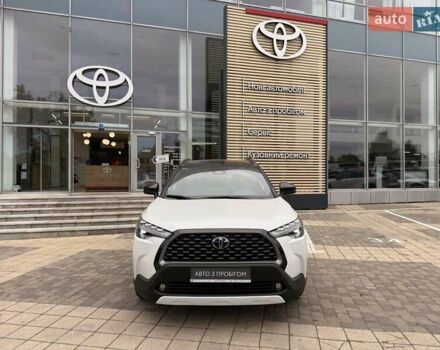 Білий Тойота Corolla Cross, об'ємом двигуна 2 л та пробігом 2 тис. км за 39378 $, фото 3 на Automoto.ua