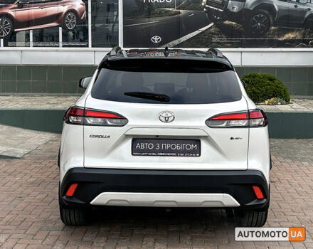 Белый Тойота Corolla Cross, объемом двигателя 2 л и пробегом 6 тыс. км за 35000 $, фото 5 на Automoto.ua