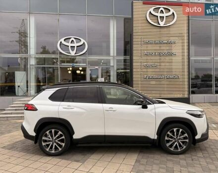 Білий Тойота Corolla Cross, об'ємом двигуна 2 л та пробігом 2 тис. км за 39378 $, фото 7 на Automoto.ua