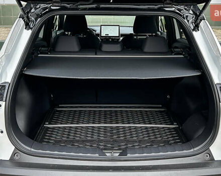 Белый Тойота Corolla Cross, объемом двигателя 1.99 л и пробегом 6 тыс. км за 34991 $, фото 13 на Automoto.ua