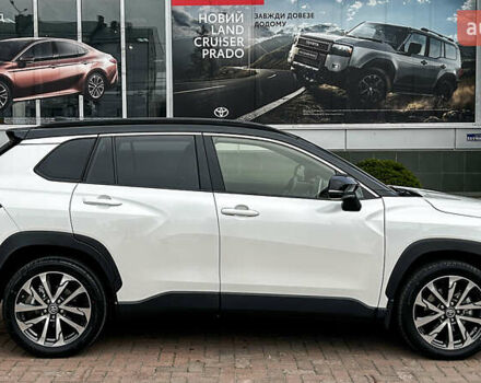 Белый Тойота Corolla Cross, объемом двигателя 1.99 л и пробегом 6 тыс. км за 34991 $, фото 3 на Automoto.ua