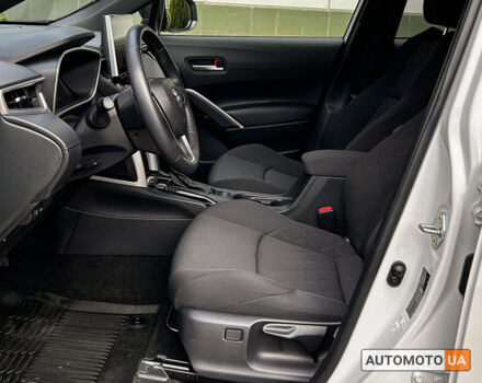 Белый Тойота Corolla Cross, объемом двигателя 2 л и пробегом 6 тыс. км за 35000 $, фото 13 на Automoto.ua